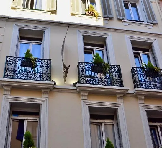 Otel L'hotera 2*